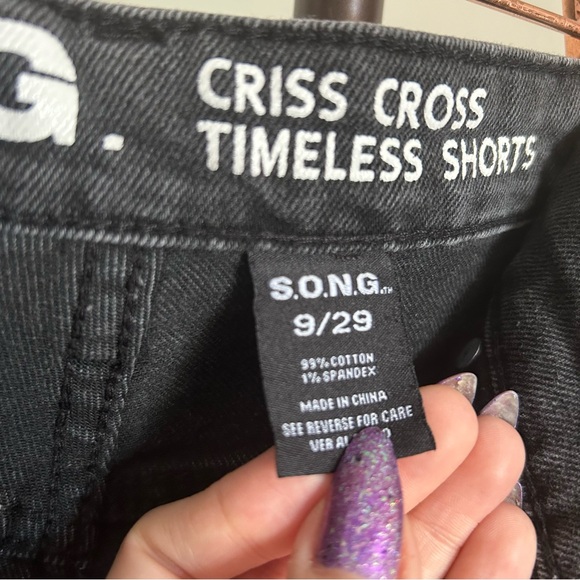 SONG Crossover Waist Black Distressed Denim High Waisted Shorts Women’s 9/29 - Picture 4 of 6